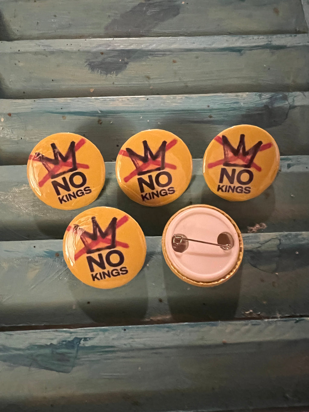 No Kings 5 - Pack Buttons / Pins