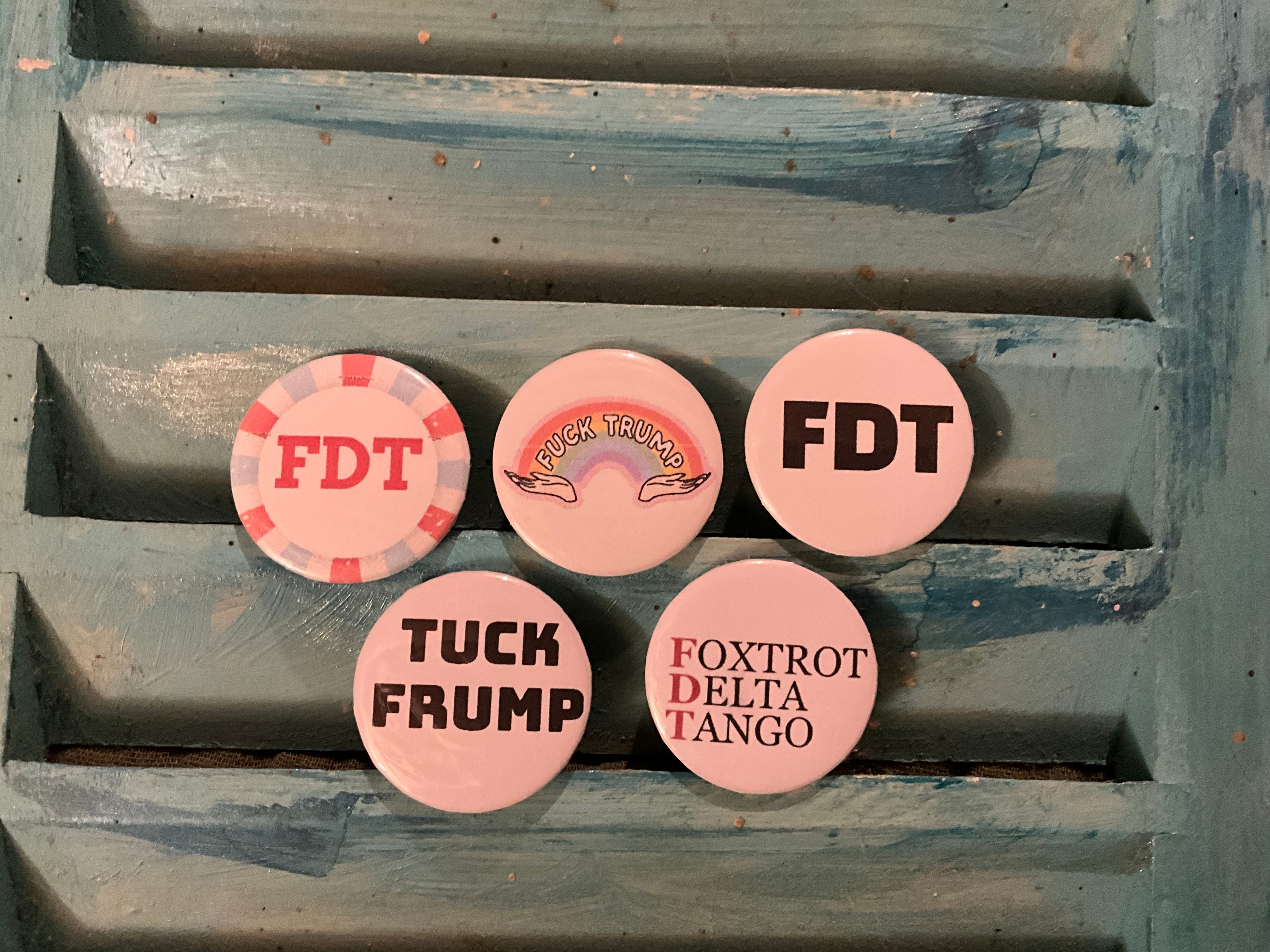 Tuck Frump 5 - Pack Buttons / Pins
