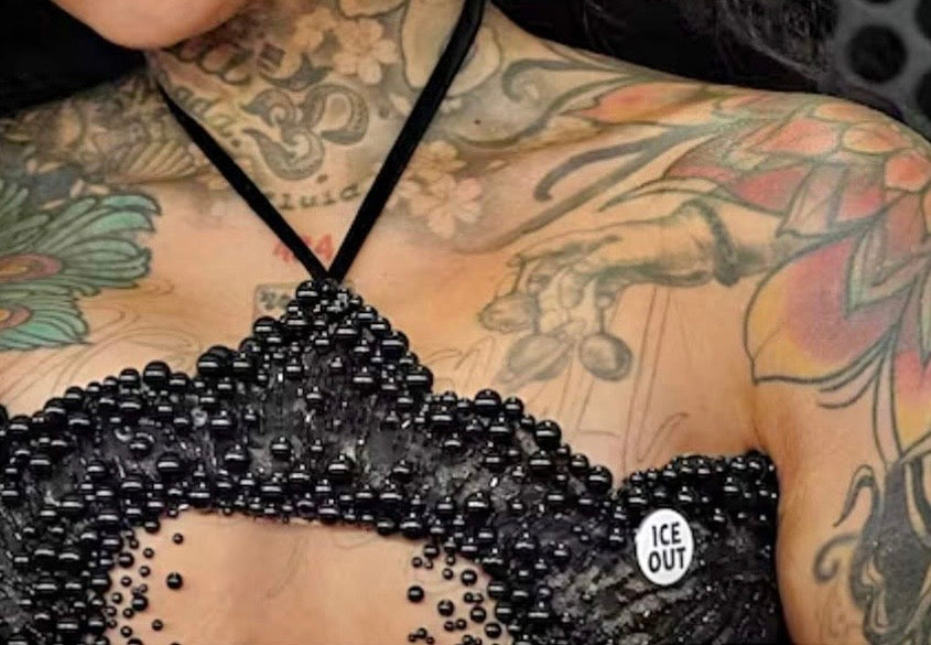 ICE OUT Button / Pin