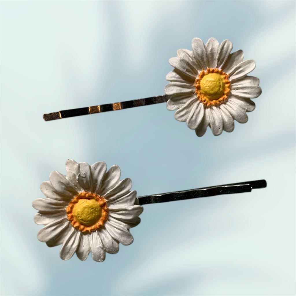 Daisy Bobby Pins