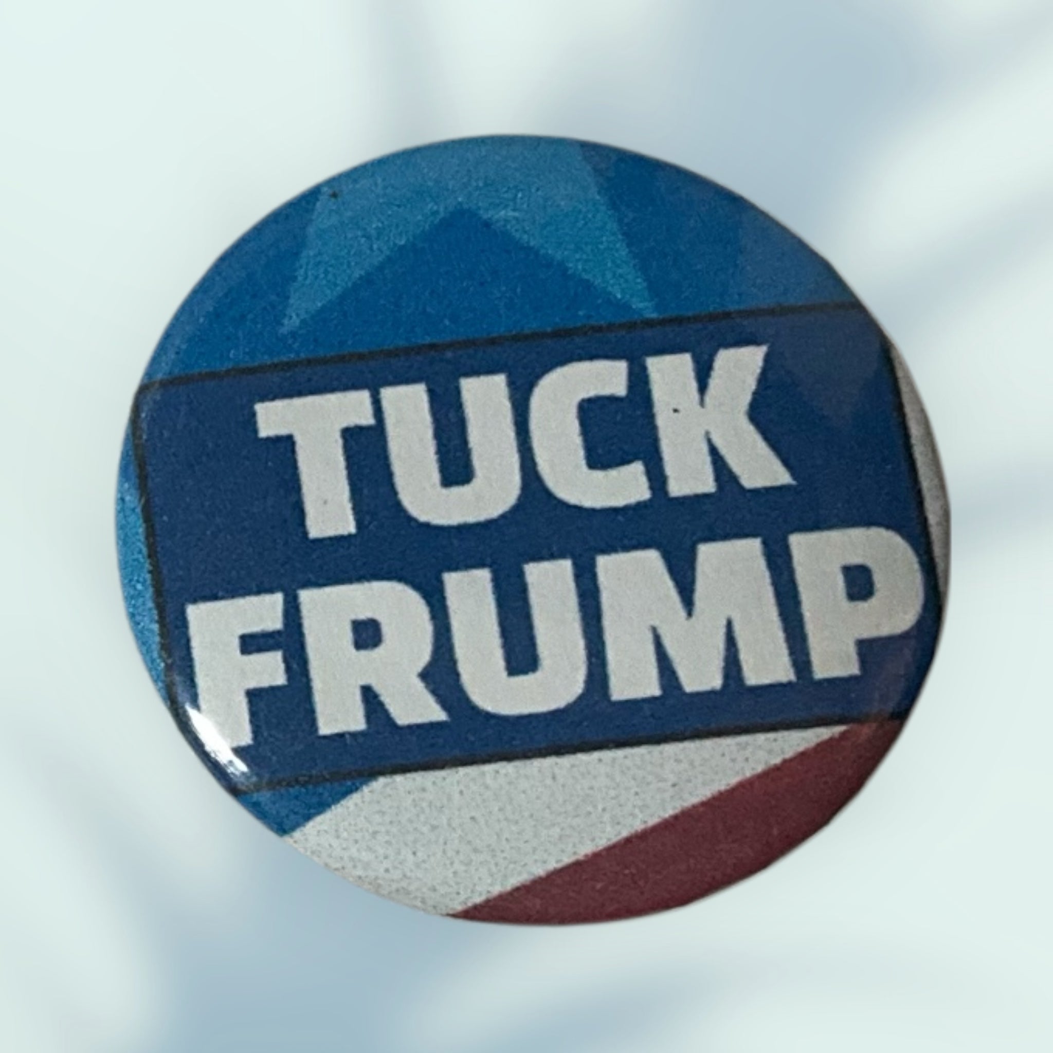 Tuck Frump Button / Pin