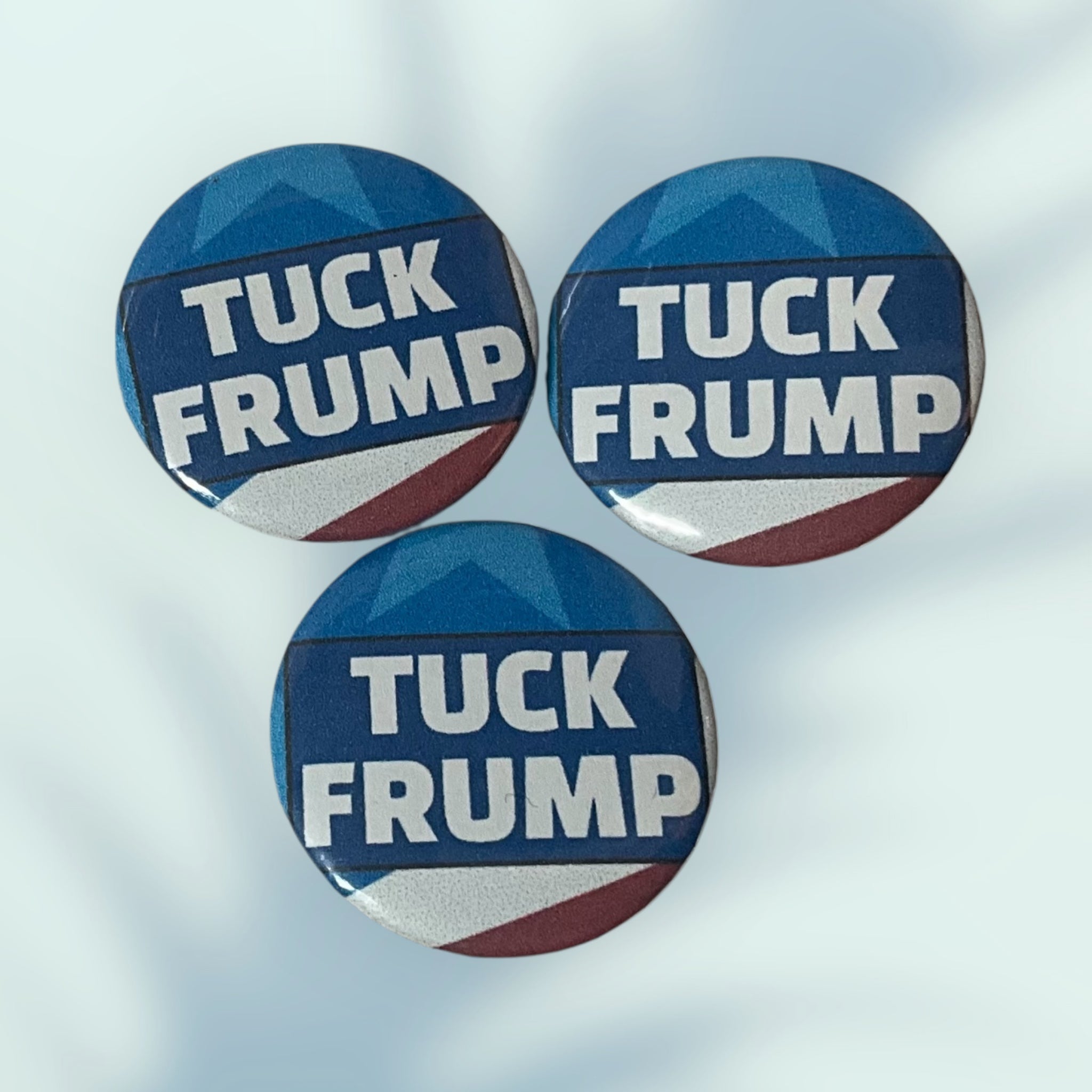 Tuck Frump Button / Pin